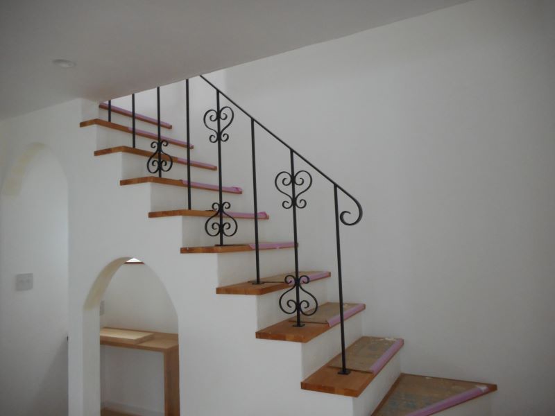 横浜市ｓ様邸 アイアン手すりが完成しました