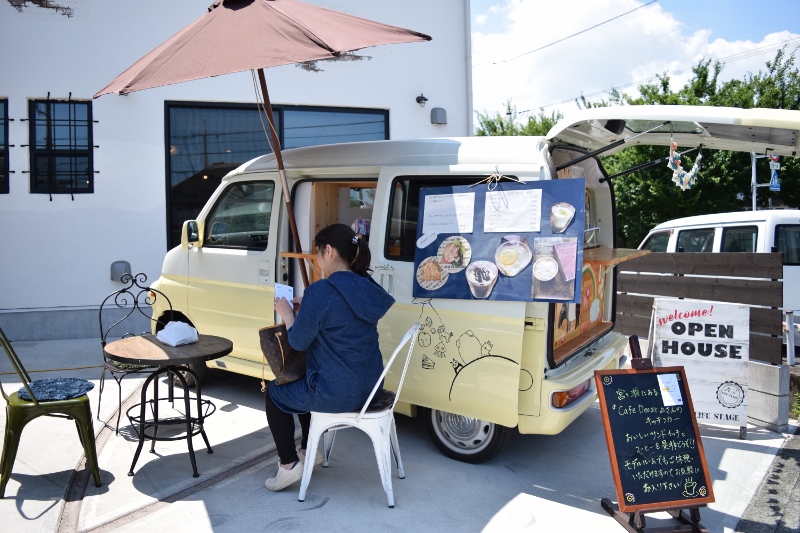 『Ｃａｆｅ　Ｄｅｅａｒ』さんのキッチンカー