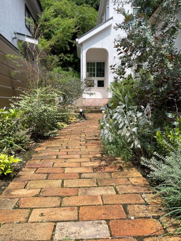 日野市Y様邸　玄関アプローチ