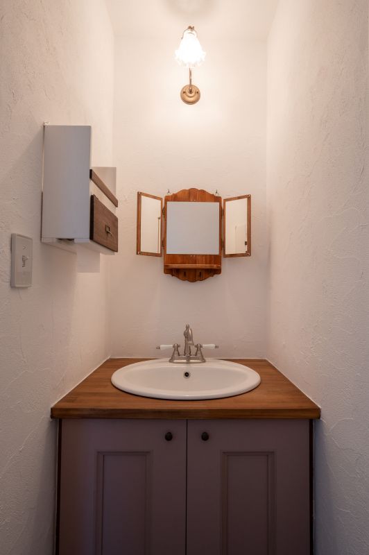 横須賀市H様邸 洗面かがみ